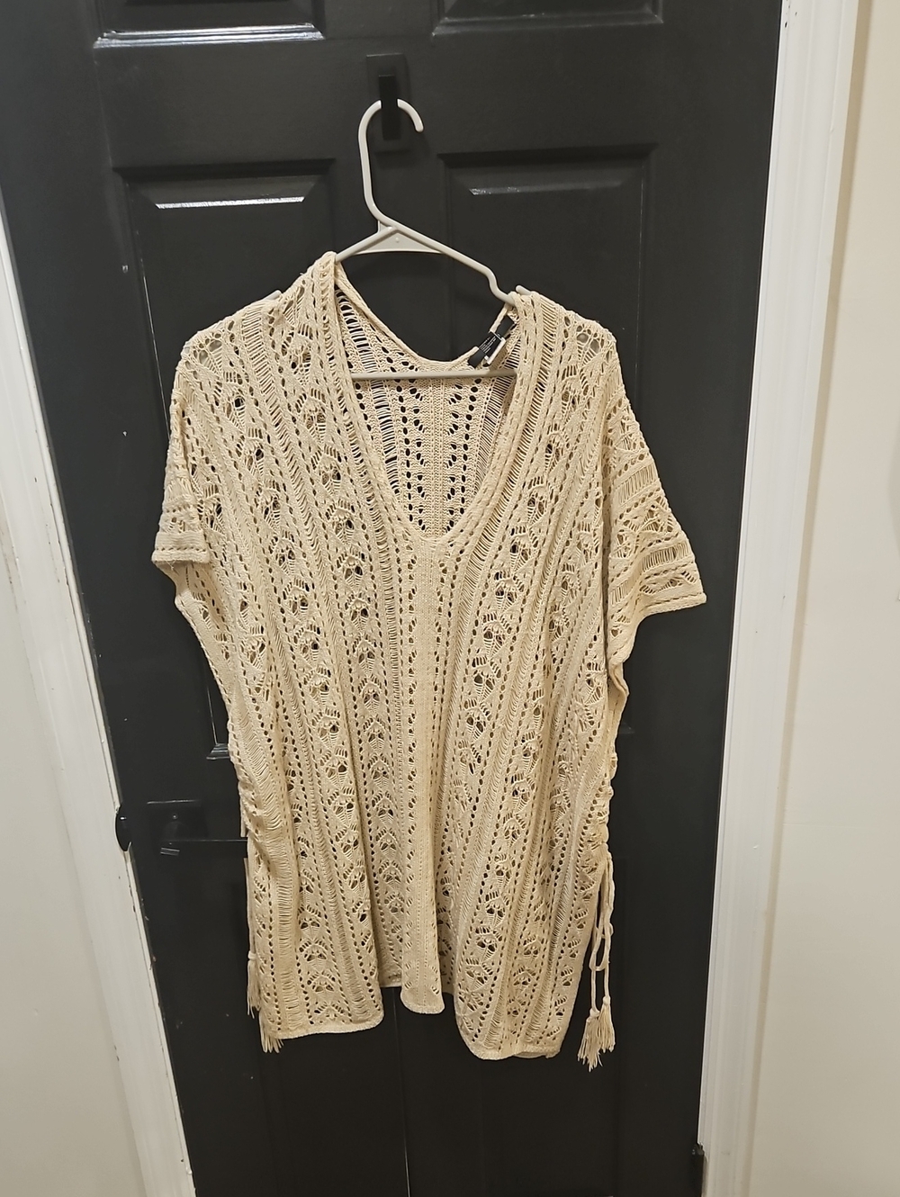 Forever 21 Cream Crochet V-Neck Short Sleeve Tunic